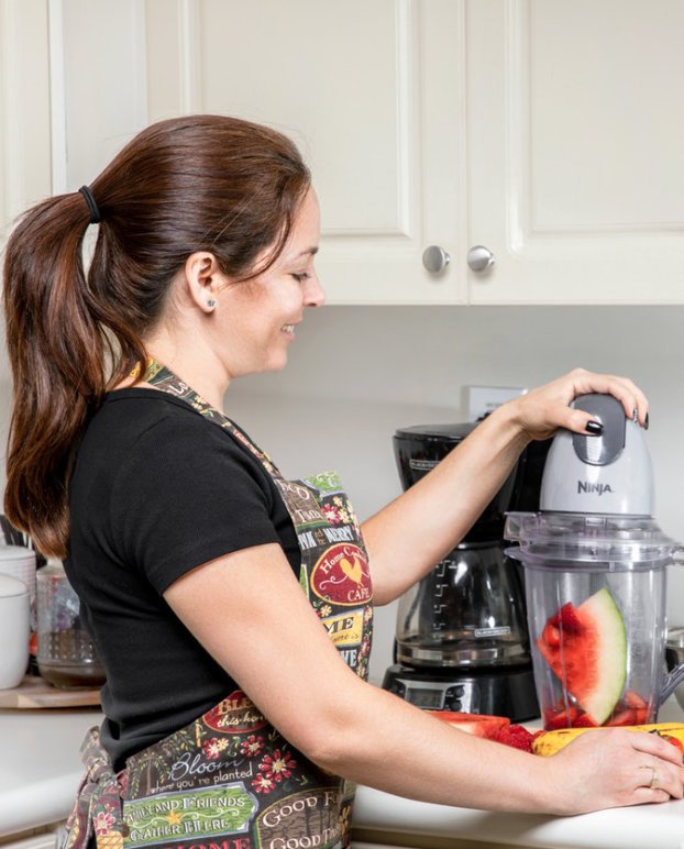 woman in kitchen woman in kitchen